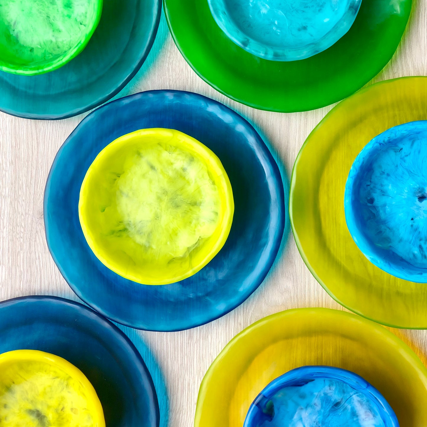 1 Puesto 🍽 VAJILLA REDONDA x 2 Piezas en Resina Especial