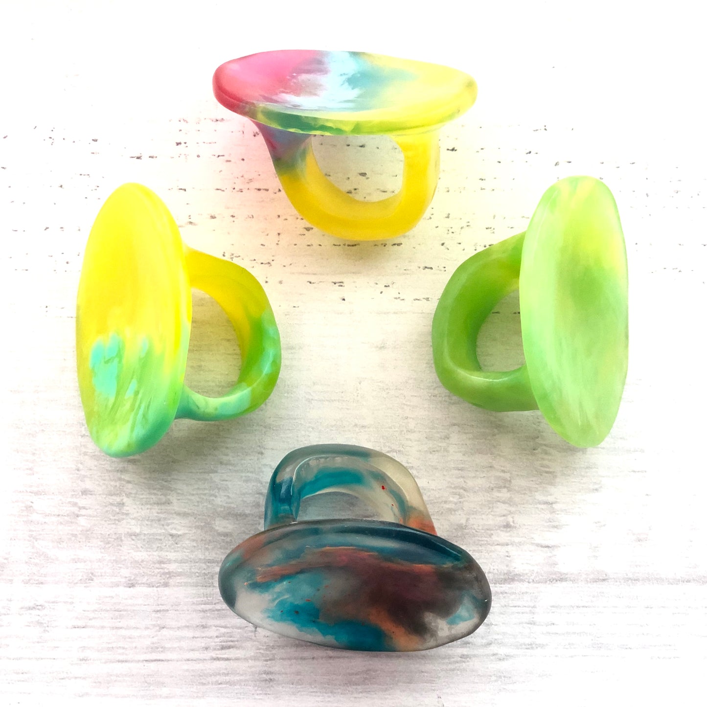 1 ANILLO Redondo 🌗 en Resina Especial