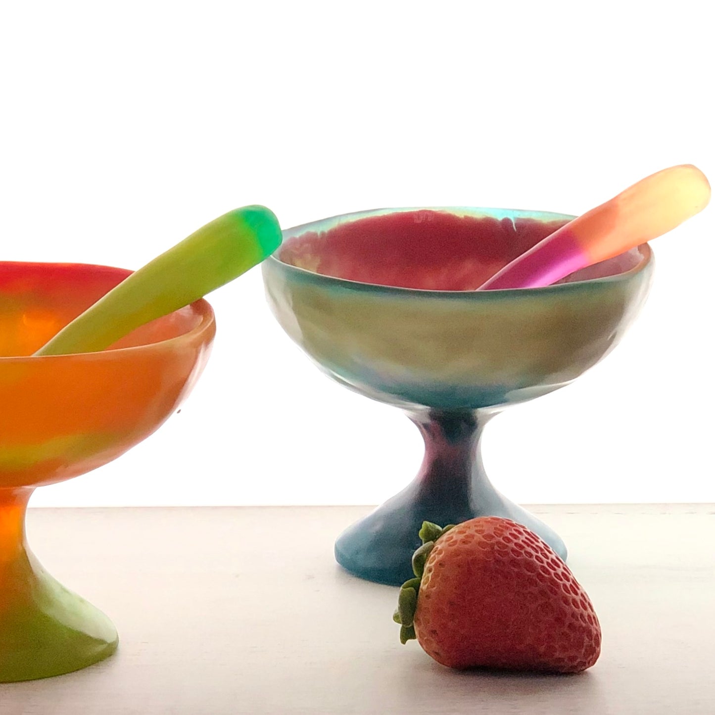 1 TAZA Postre o Helado 🥣 1 Cuchara Corta en Resina Especial 250 ml.