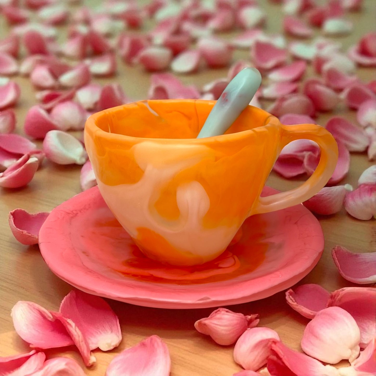 1 POCILLO Grande ☕️ 1 Plato Pequeño + 1 cuchara en Resina Especial 375 ml