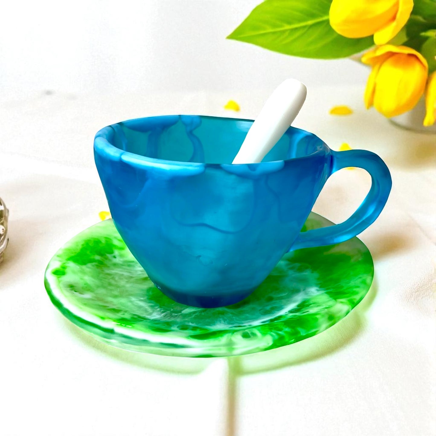 1 POCILLO Grande ☕️ 1 Plato Pequeño + 1 cuchara en Resina Especial 375 ml