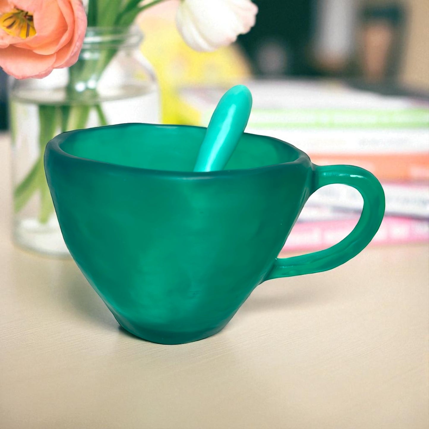 1 POCILLO Grande ☕️ 1 Cuchara en Resina Especial de 375 ml.