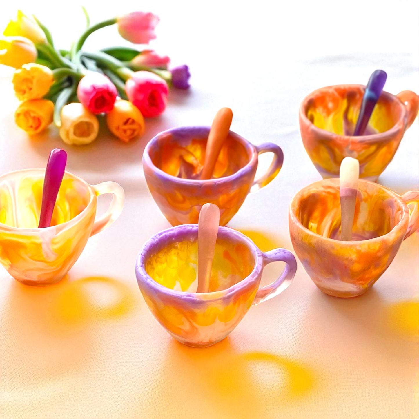 1 POCILLO Grande ☕️ 1 Cuchara en Resina Especial de 375 ml.