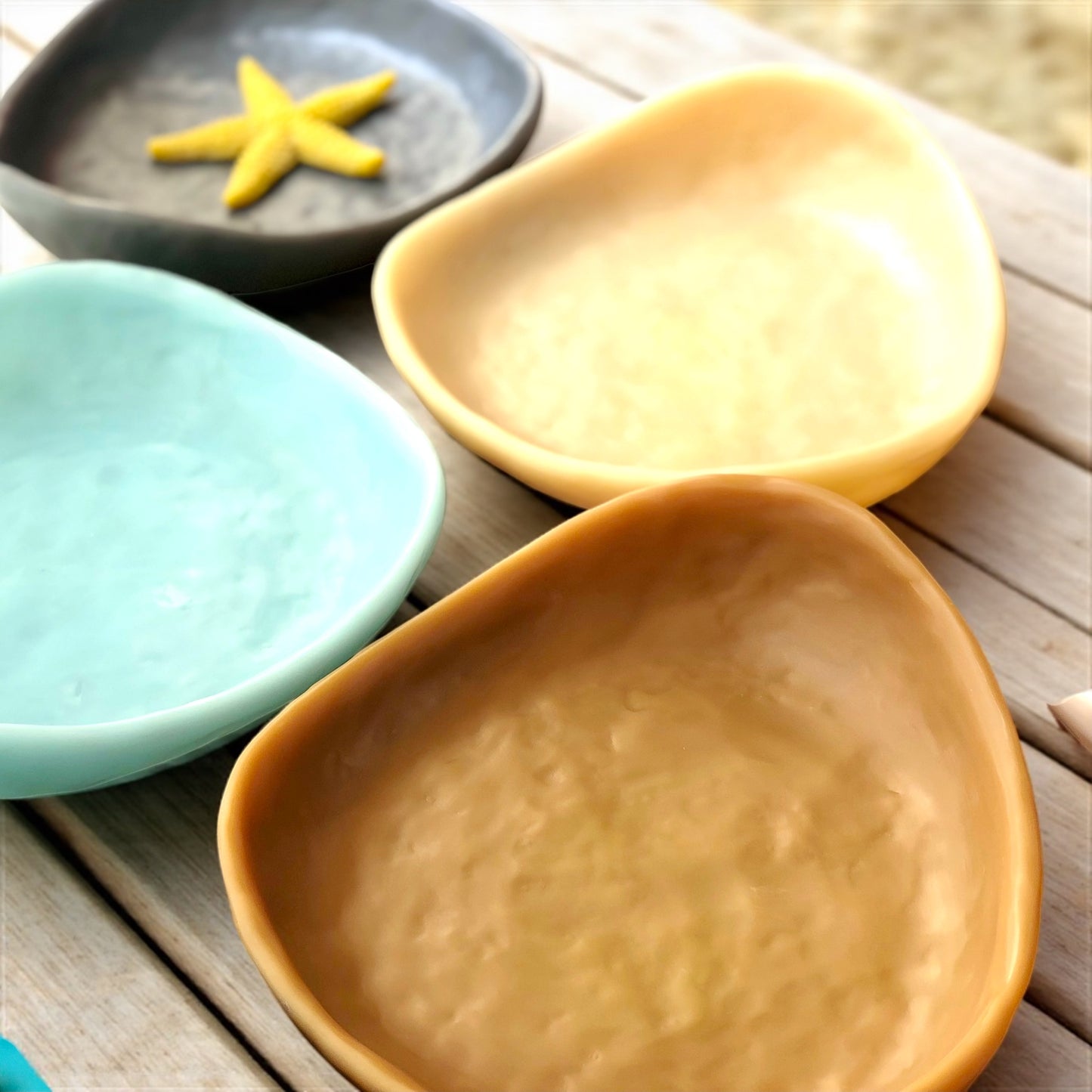 1 PLATO Irregular 🍽 en Resina Especial 25 cms + 2 TAZAS Irregulares